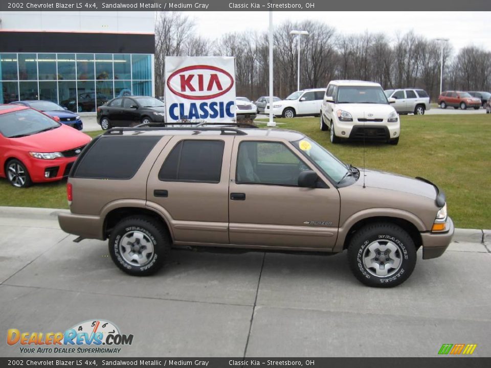 2002 Chevrolet Blazer LS 4x4 Sandalwood Metallic / Medium Gray Photo #4