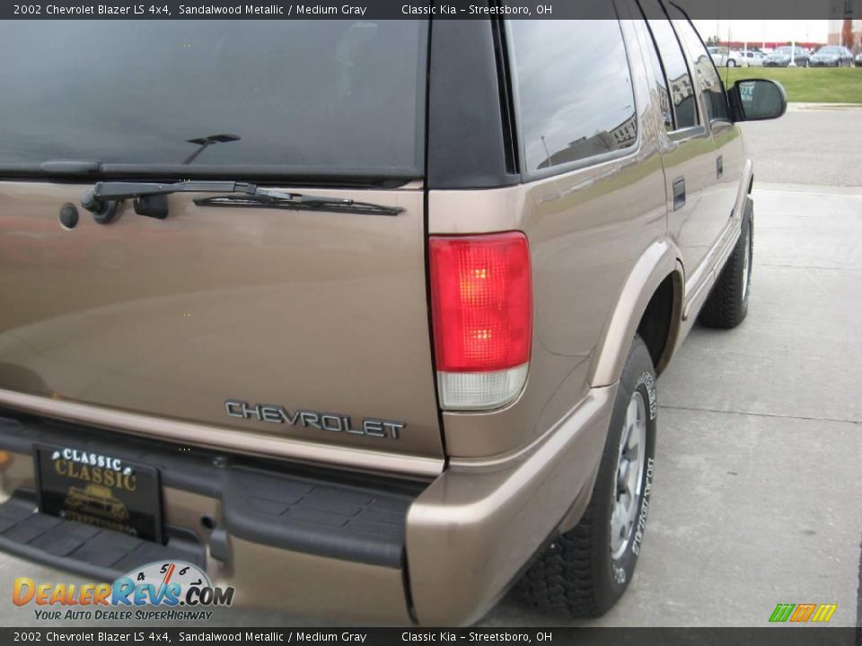 2002 Chevrolet Blazer LS 4x4 Sandalwood Metallic / Medium Gray Photo #5