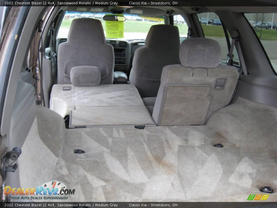 2002 Chevrolet Blazer LS 4x4 Sandalwood Metallic / Medium Gray Photo #16