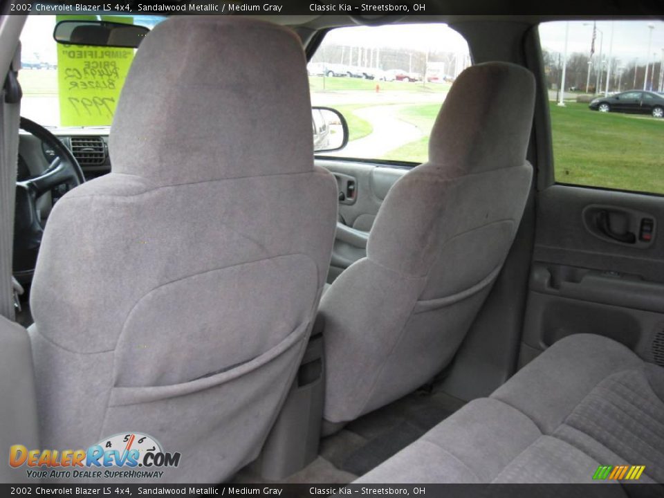 2002 Chevrolet Blazer LS 4x4 Sandalwood Metallic / Medium Gray Photo #17