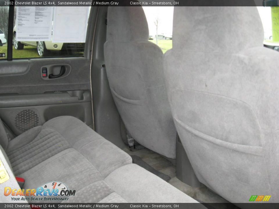 2002 Chevrolet Blazer LS 4x4 Sandalwood Metallic / Medium Gray Photo #20