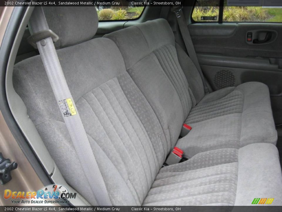 2002 Chevrolet Blazer LS 4x4 Sandalwood Metallic / Medium Gray Photo #21