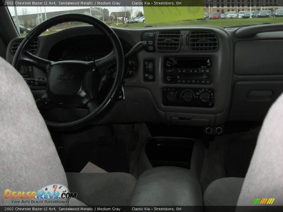 2002 Chevrolet Blazer LS 4x4 Sandalwood Metallic / Medium Gray Photo #26