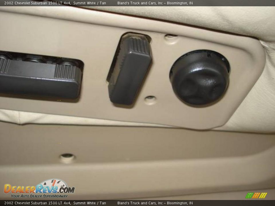 2002 Chevrolet Suburban 1500 LT 4x4 Summit White / Tan Photo #22