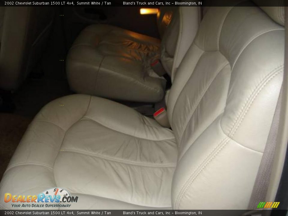 2002 Chevrolet Suburban 1500 LT 4x4 Summit White / Tan Photo #35