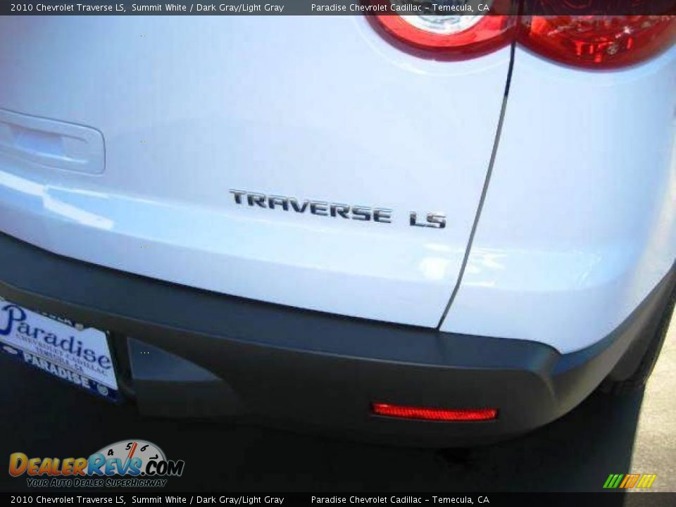 2010 Chevrolet Traverse LS Summit White / Dark Gray/Light Gray Photo #7
