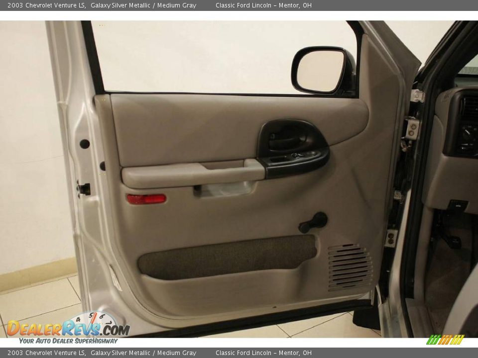 2003 Chevrolet Venture LS Galaxy Silver Metallic / Medium Gray Photo #8
