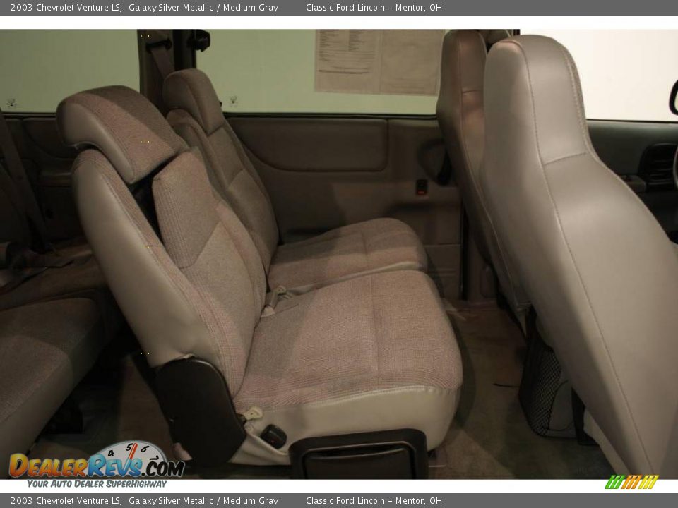 2003 Chevrolet Venture LS Galaxy Silver Metallic / Medium Gray Photo #13