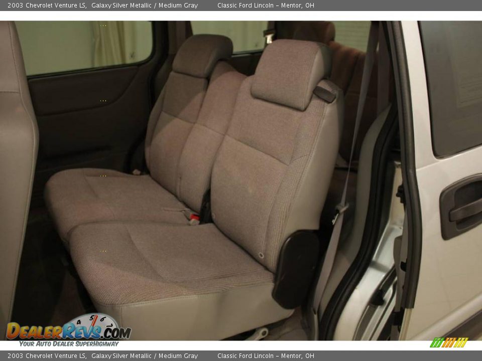 2003 Chevrolet Venture LS Galaxy Silver Metallic / Medium Gray Photo #15