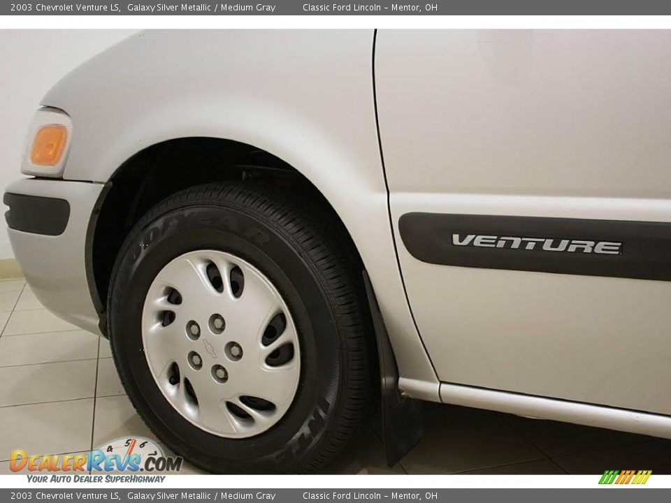 2003 Chevrolet Venture LS Galaxy Silver Metallic / Medium Gray Photo #19