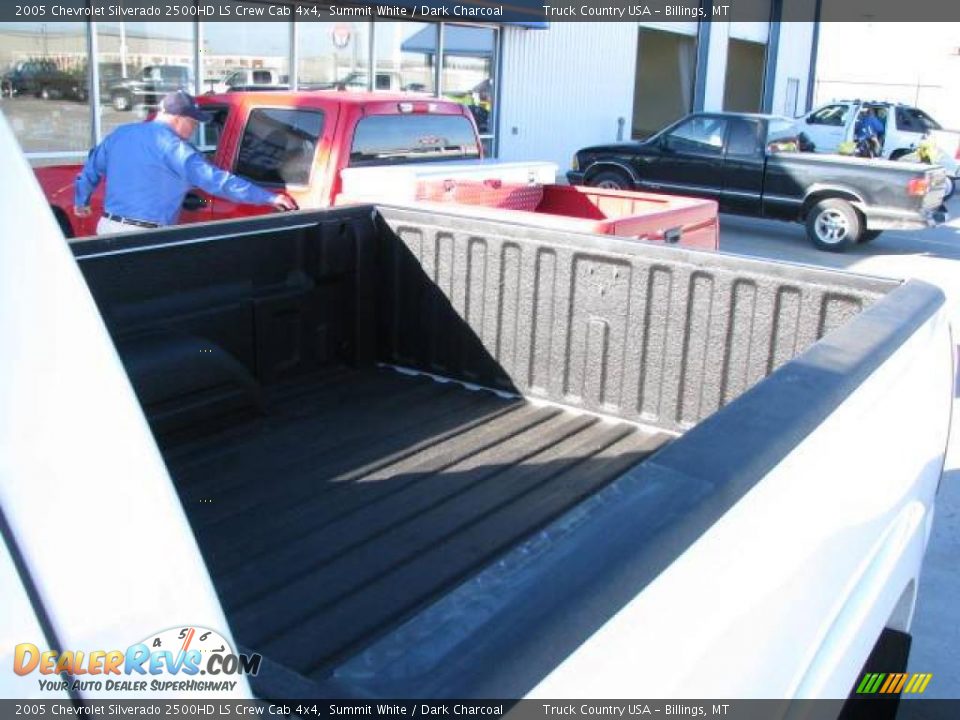 2005 Chevrolet Silverado 2500HD LS Crew Cab 4x4 Summit White / Dark Charcoal Photo #7