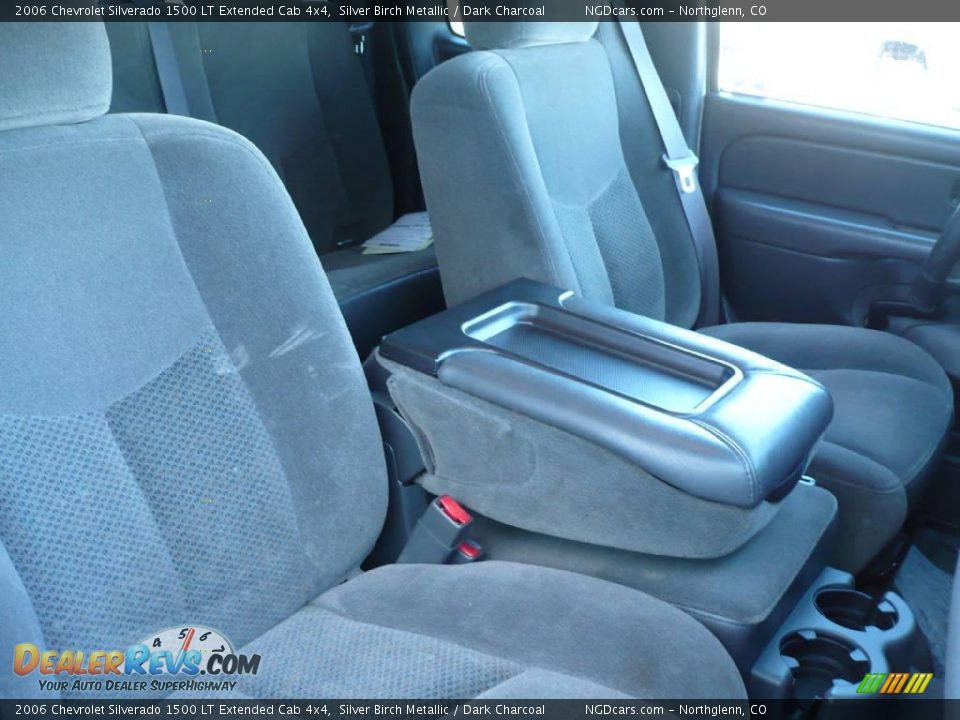 2006 Chevrolet Silverado 1500 LT Extended Cab 4x4 Silver Birch Metallic / Dark Charcoal Photo #8