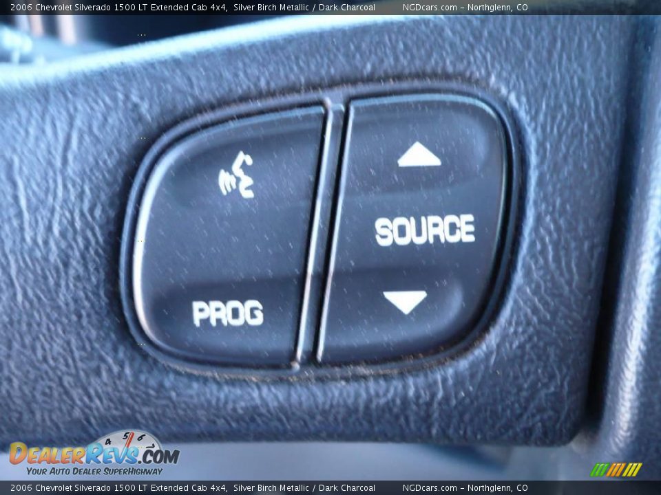 2006 Chevrolet Silverado 1500 LT Extended Cab 4x4 Silver Birch Metallic / Dark Charcoal Photo #13