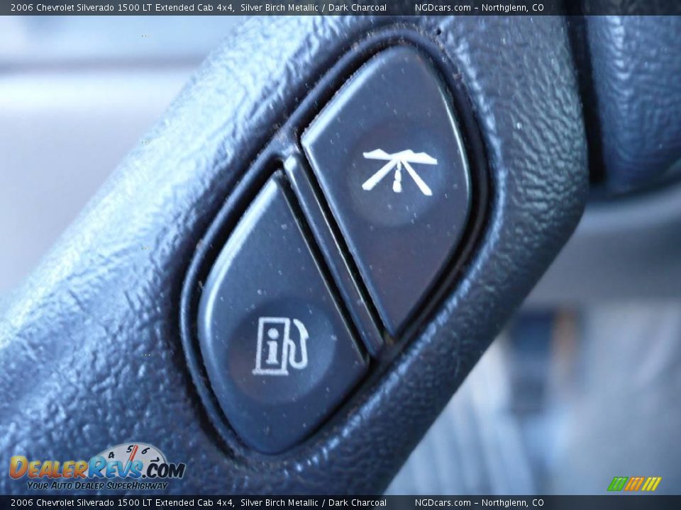 2006 Chevrolet Silverado 1500 LT Extended Cab 4x4 Silver Birch Metallic / Dark Charcoal Photo #15