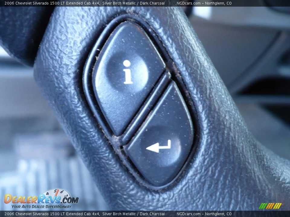 2006 Chevrolet Silverado 1500 LT Extended Cab 4x4 Silver Birch Metallic / Dark Charcoal Photo #16