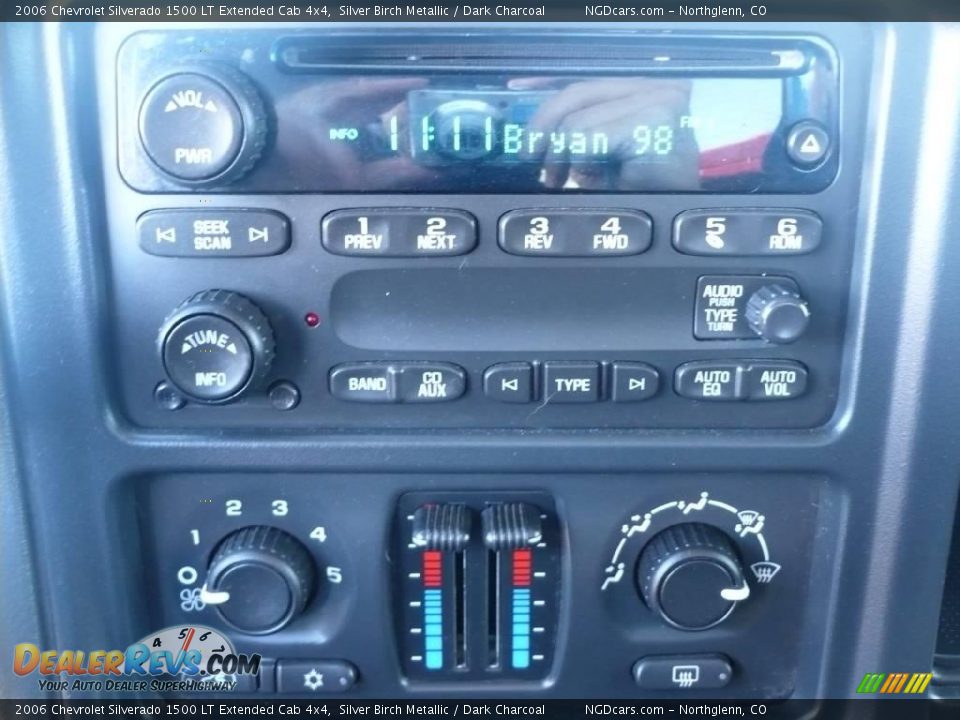 2006 Chevrolet Silverado 1500 LT Extended Cab 4x4 Silver Birch Metallic / Dark Charcoal Photo #17