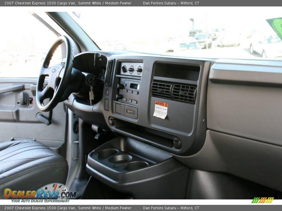 2007 Chevrolet Express 1500 Cargo Van Summit White / Medium Pewter Photo #22