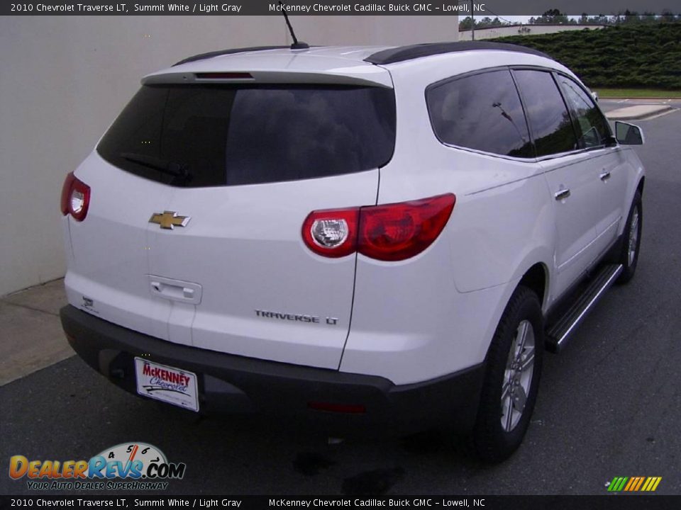 2010 Chevrolet Traverse LT Summit White / Light Gray Photo #4