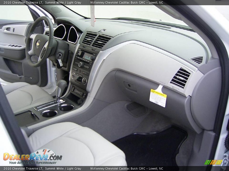 2010 Chevrolet Traverse LT Summit White / Light Gray Photo #15