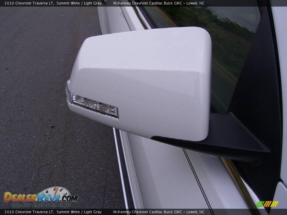 2010 Chevrolet Traverse LT Summit White / Light Gray Photo #18