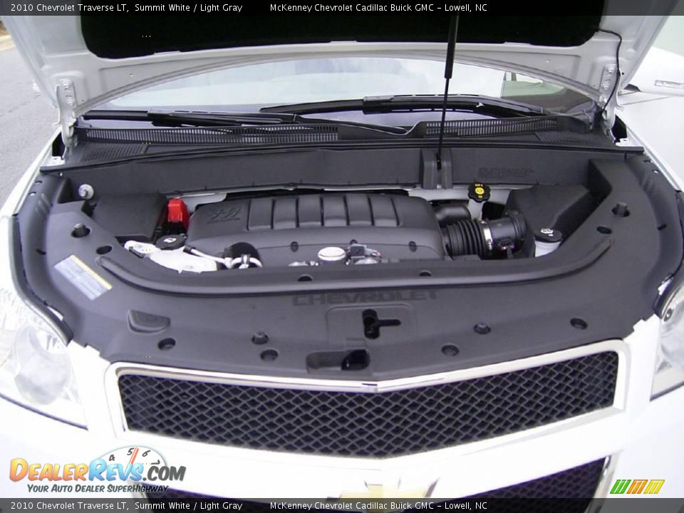 2010 Chevrolet Traverse LT Summit White / Light Gray Photo #19