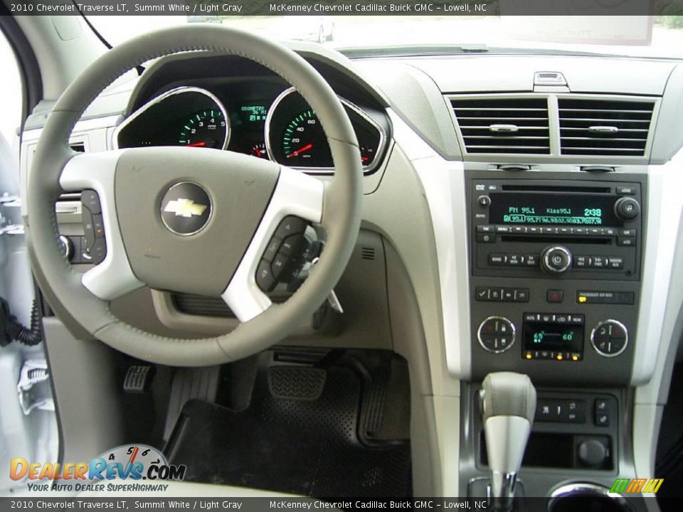 2010 Chevrolet Traverse LT Summit White / Light Gray Photo #22