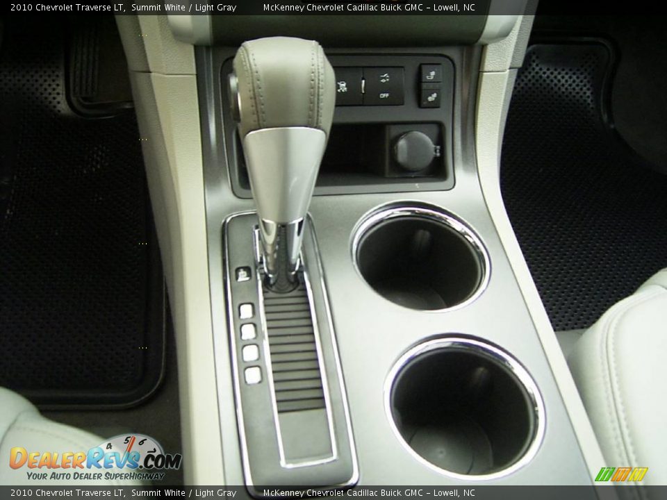 2010 Chevrolet Traverse LT Summit White / Light Gray Photo #23