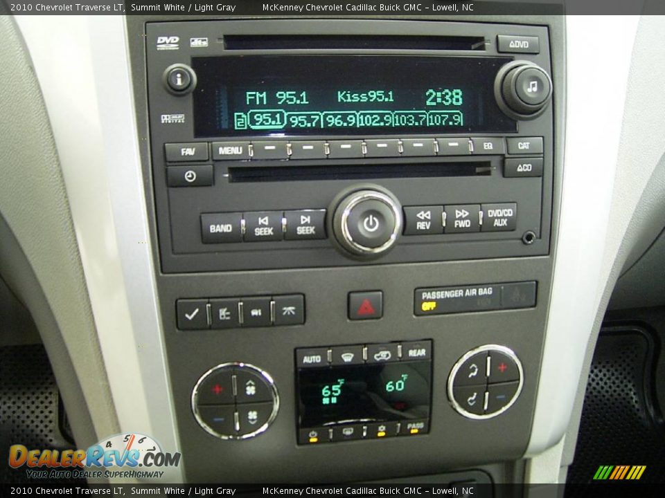 2010 Chevrolet Traverse LT Summit White / Light Gray Photo #24