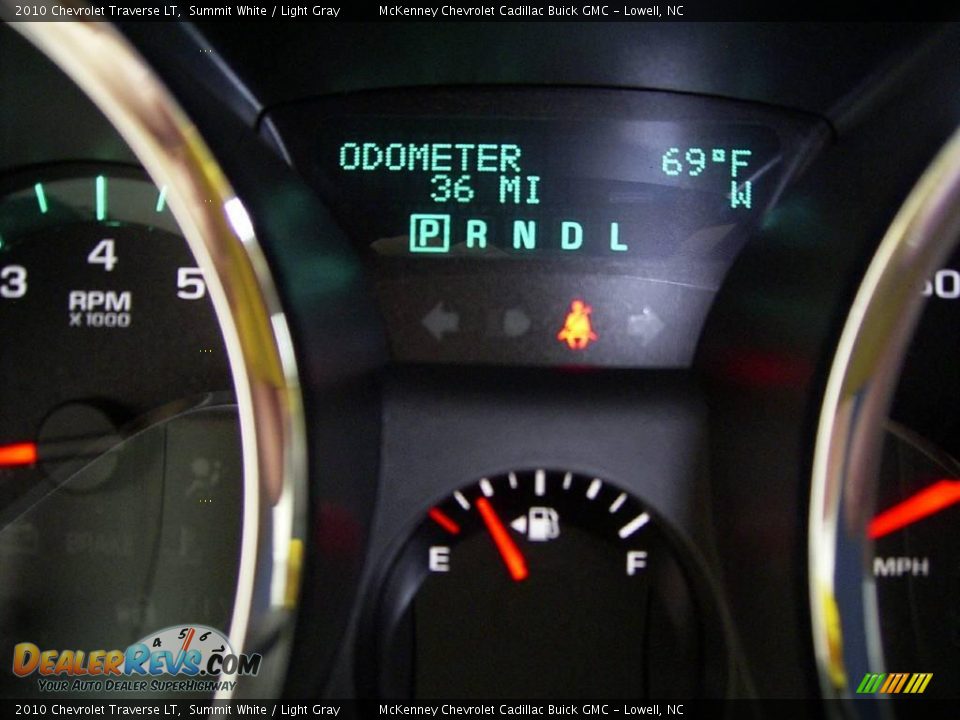 2010 Chevrolet Traverse LT Summit White / Light Gray Photo #25