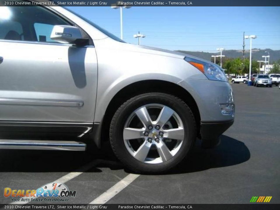 2010 Chevrolet Traverse LTZ Silver Ice Metallic / Light Gray Photo #5