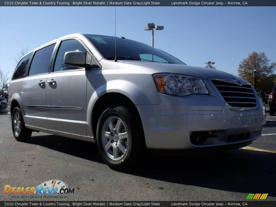 2010 Chrysler Town & Country Touring Bright Silver Metallic / Medium Slate Gray/Light Shale Photo #4