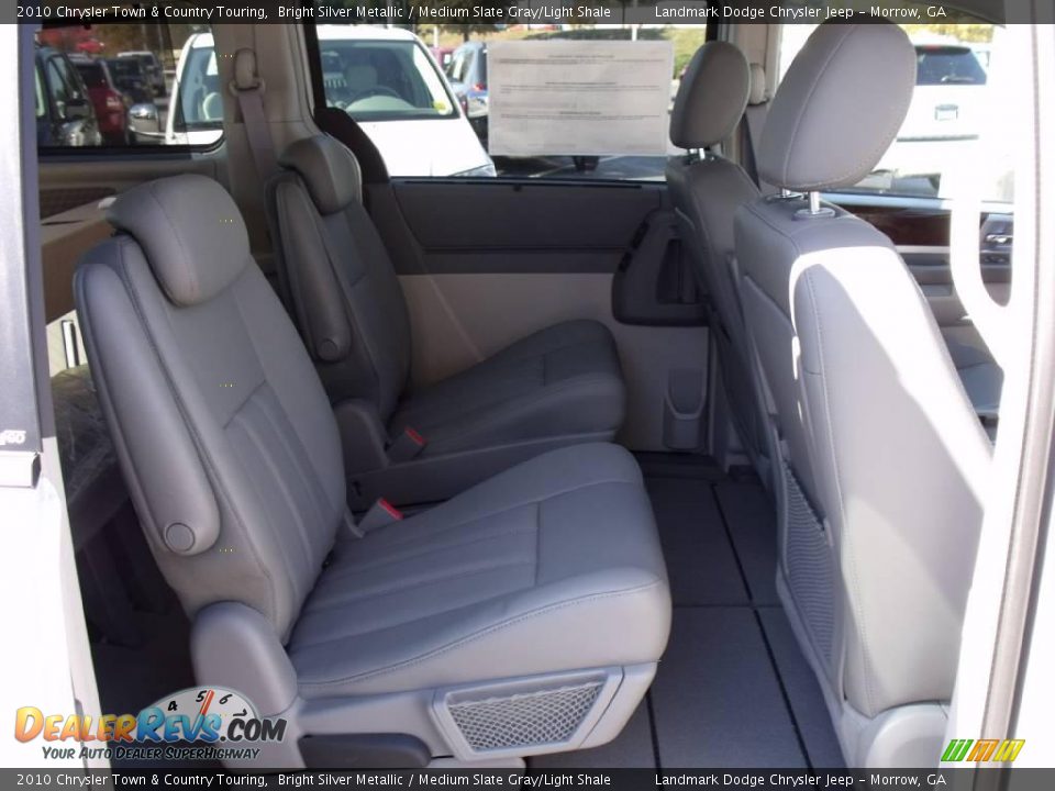 2010 Chrysler Town & Country Touring Bright Silver Metallic / Medium Slate Gray/Light Shale Photo #9