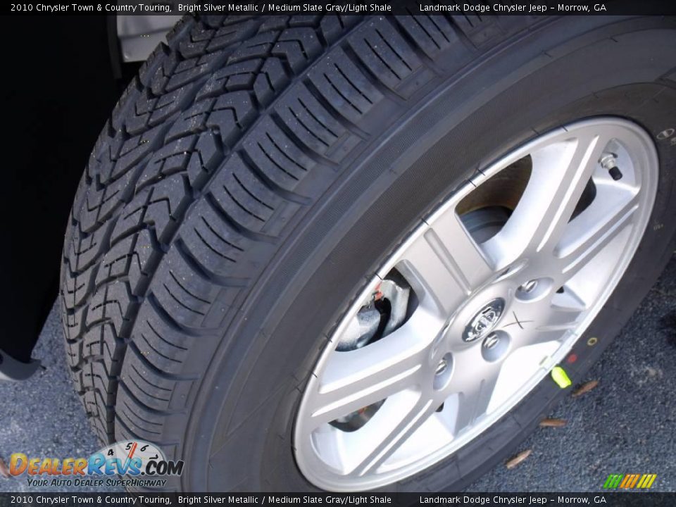 2010 Chrysler Town & Country Touring Bright Silver Metallic / Medium Slate Gray/Light Shale Photo #14