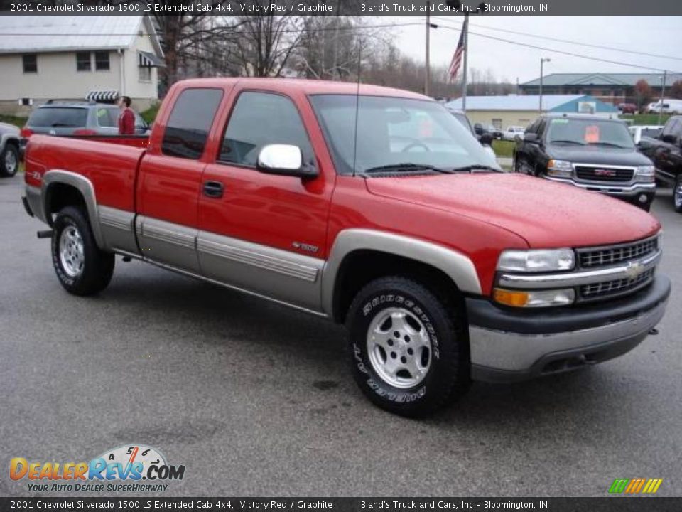 2001 Chevrolet Silverado 1500 LS Extended Cab 4x4 Victory Red / Graphite Photo #1