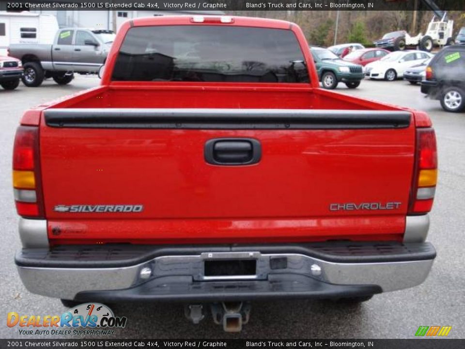 2001 Chevrolet Silverado 1500 LS Extended Cab 4x4 Victory Red / Graphite Photo #7