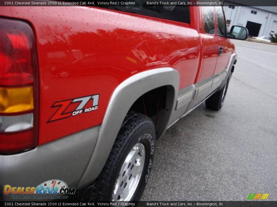 2001 Chevrolet Silverado 1500 LS Extended Cab 4x4 Victory Red / Graphite Photo #9