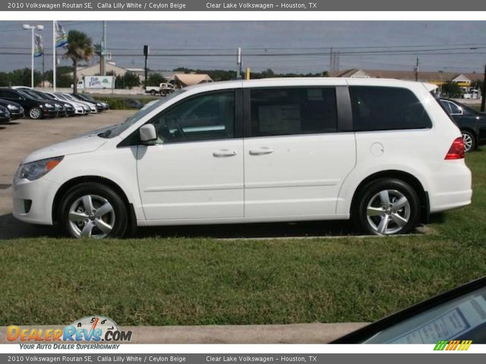 2010 Volkswagen Routan SE Calla Lilly White / Ceylon Beige Photo #2