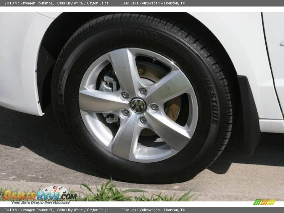 2010 Volkswagen Routan SE Calla Lilly White / Ceylon Beige Photo #9