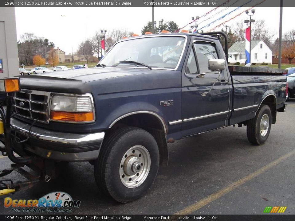 1996 Ford F250 XL Regular Cab 4x4 Royal Blue Pearl Metallic / Beige Photo #2