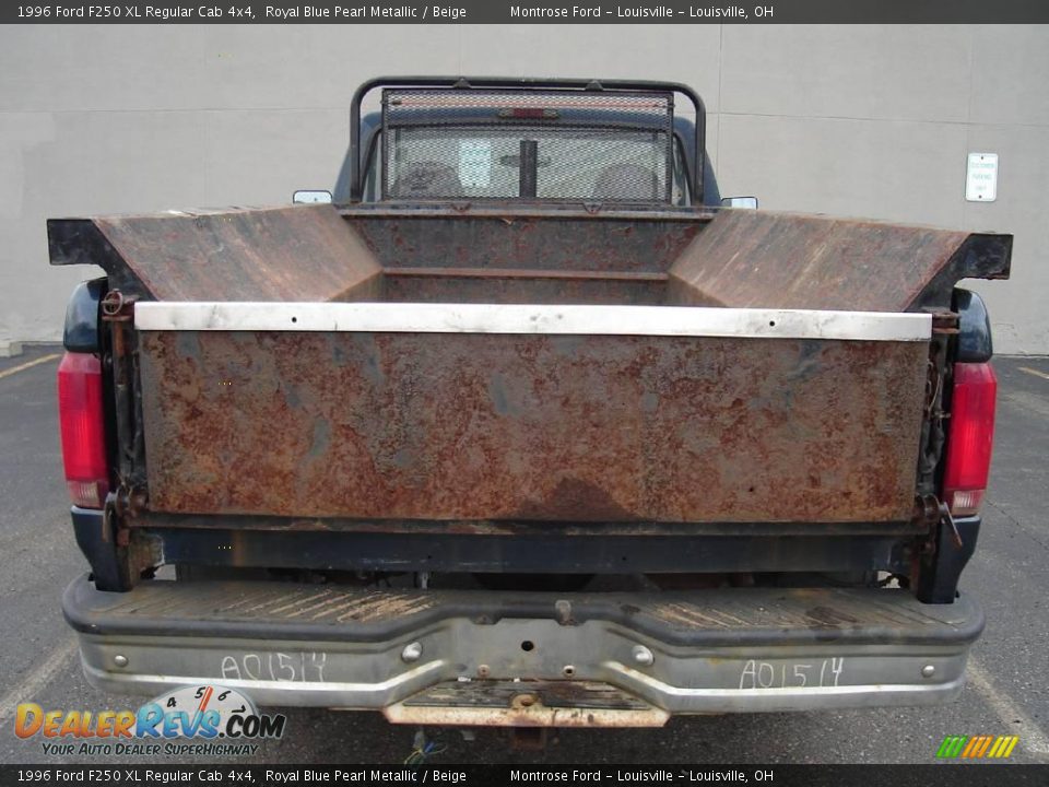 1996 Ford F250 XL Regular Cab 4x4 Royal Blue Pearl Metallic / Beige Photo #5