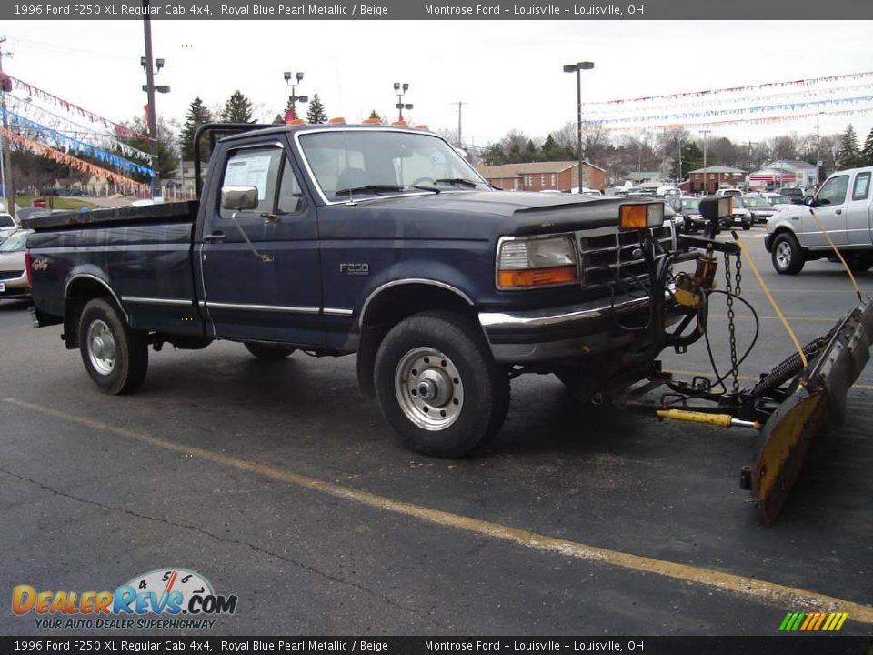 1996 Ford F250 XL Regular Cab 4x4 Royal Blue Pearl Metallic / Beige Photo #10