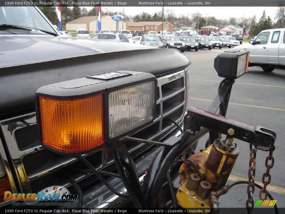 1996 Ford F250 XL Regular Cab 4x4 Royal Blue Pearl Metallic / Beige Photo #12