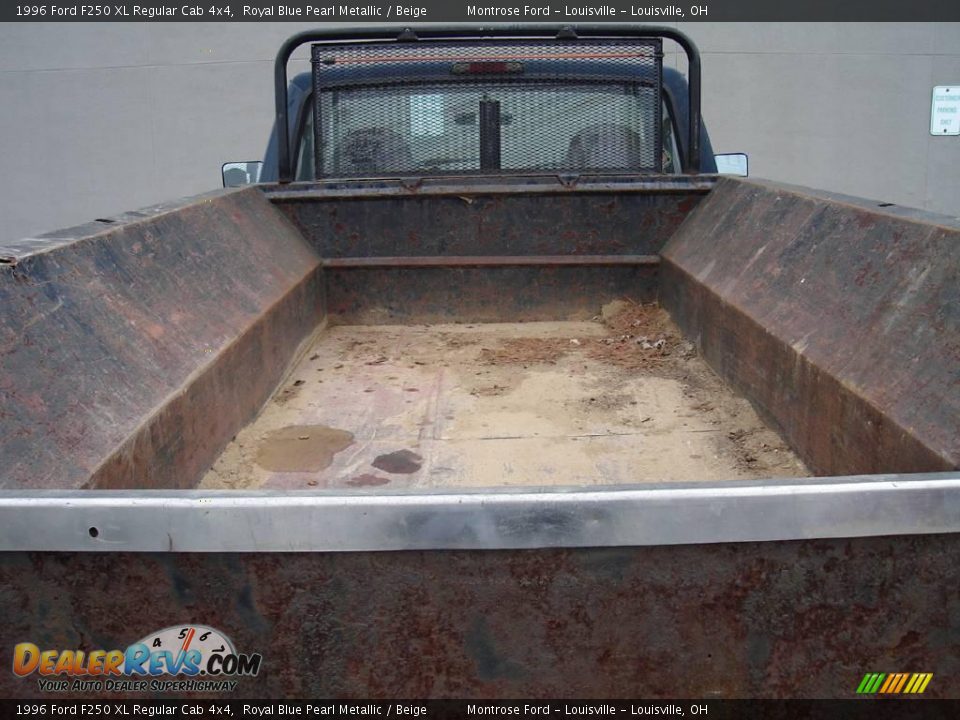 1996 Ford F250 XL Regular Cab 4x4 Royal Blue Pearl Metallic / Beige Photo #20