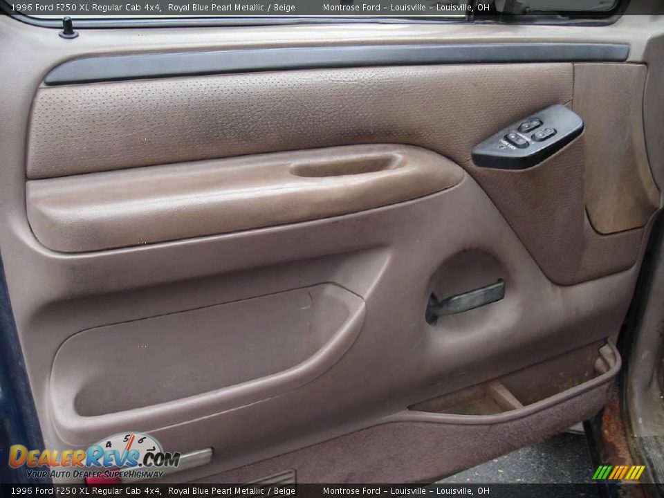 1996 Ford F250 XL Regular Cab 4x4 Royal Blue Pearl Metallic / Beige Photo #25