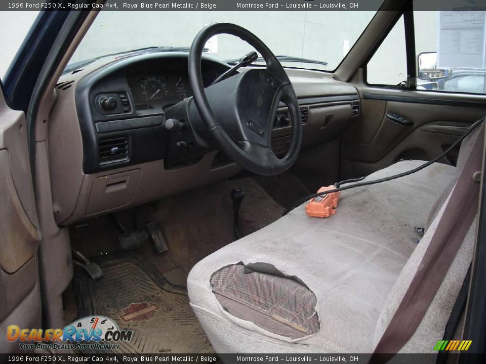 1996 Ford F250 XL Regular Cab 4x4 Royal Blue Pearl Metallic / Beige Photo #26
