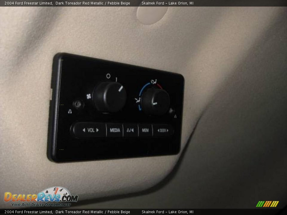 2004 Ford Freestar Limited Dark Toreador Red Metallic / Pebble Beige Photo #31