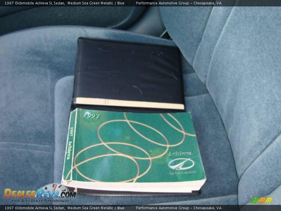 1997 Oldsmobile Achieva SL Sedan Medium Sea Green Metallic / Blue Photo #19