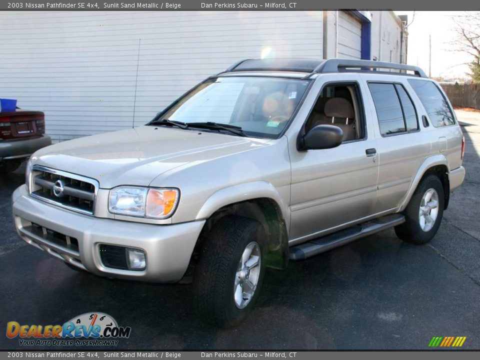2003 Nissan Pathfinder SE 4x4 Sunlit Sand Metallic / Beige Photo #1