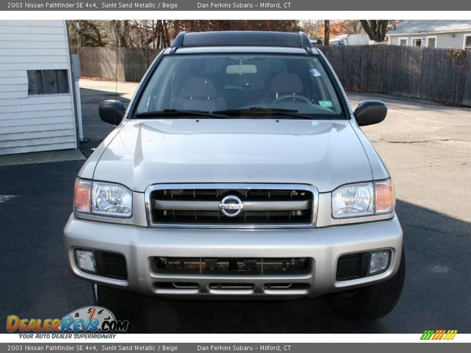 2003 Nissan Pathfinder SE 4x4 Sunlit Sand Metallic / Beige Photo #2