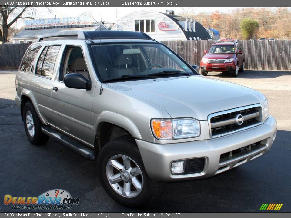 2003 Nissan Pathfinder SE 4x4 Sunlit Sand Metallic / Beige Photo #3